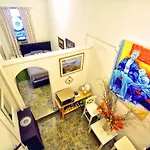 Chelsea Art Hostel *