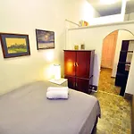 Chelsea Art Hostel *