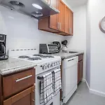 Prime Location In West Village 1 Bedroom With 2 Baths