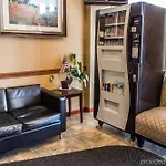 Avion Near Lga Airport, An Ascend Collection 3* New York