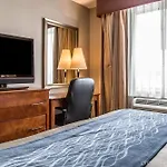Avion Near Lga Airport, An Ascend Collection 3*