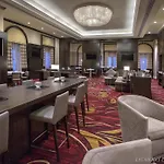 Marriott East Side Hotel 4*