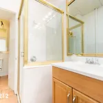 Mulberry & Grand Street Apt 10
