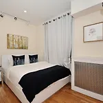 Murray Hill 2 Cozy Bedroom Apt