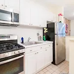Awesome Times Square 1 Bedroom Loft In City Centre