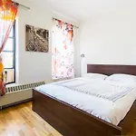 Awesome Times Square 1 Bedroom Loft In City Centre