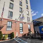 Red Lion And Brooklyn Hotel