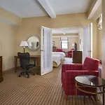 Marriott East Side 4*