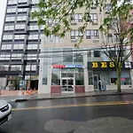 Super Lake Hotel