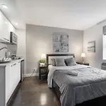 Beautiful Studio At Midtown West