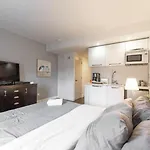 Beautiful Studio At Midtown West