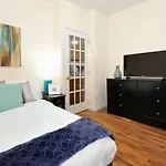 Cozy 1Bed Apt Near Central Park