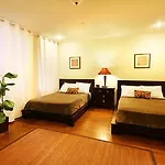 New York Apartment Sleeps 6 Wifi