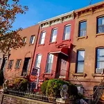 New York Apartment Sleeps 5 Air Con Wifi