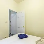 Authentic Lower East Side Flat, Sleeps 5 :) Near Train, Shops, Restaurants, Trader Joes!