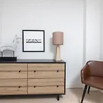Deluxe Suites At Wall Street By Sonder