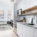 Deluxe Suites At Wall Street By Sonder