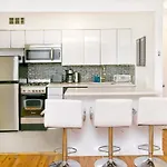 Gramercy Superior Hotel *