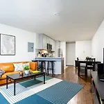 New Spacious 5Bd/2Ba Duplex W/ Patio 5 Mins To Nyc