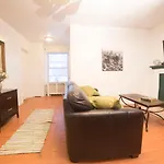 Central Two Bedroom Apartment In Times Square