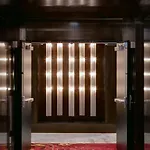 Marriott East Side Hotel