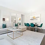 Spectacular Fifth Avenue Ultra Luxurious Large 3 Bed- Gym/Doorman/Elevator