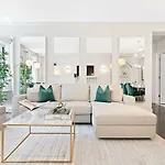 Spectacular Fifth Avenue Ultra Luxurious Large 3 Bed- Gym/Doorman/Elevator