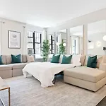 Spectacular Fifth Avenue Ultra Luxurious Large 3 Bed- Gym/Doorman/Elevator