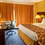 Hotel Elmhurst 3*