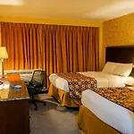 Elmhurst Hotel 3*