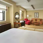 Marriott East Side Hotel 4*