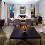 Omni Berkshire Place 4*