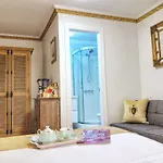 Relaxing Private Studio Near Laguardia Airport * New York