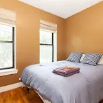 Short-Term Fully Furnished 1 Bd Close To Trains In Ny