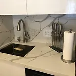 Contemporary Studio In Manhattan