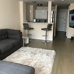 Contemporary Studio In Manhattan