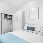 Cloverleaf - Perfectly Located Near Restaurants, Shops, & Sites Apartment *