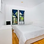 Corporate Suites On Upper East Side *