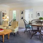 Hotel Roger Smith