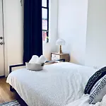 Chic Sunlit Williamsburg Apartment W/Private Patio