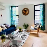 Modern And Newly Renovated 3 Bedroom In Greenpoint