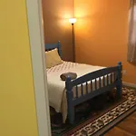 Beautiful Room Near Jfk And Close To Laguardia Airports