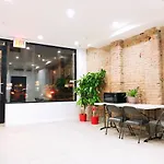 Hotel 837