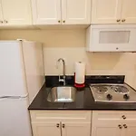 Studio Plus - 2 Bedroom Apartment In Midtown