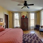 Akwaaba Mansion Bed & Breakfast
