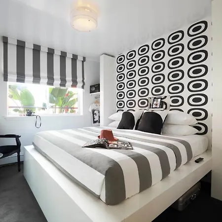 Chelsea Star Hotel
