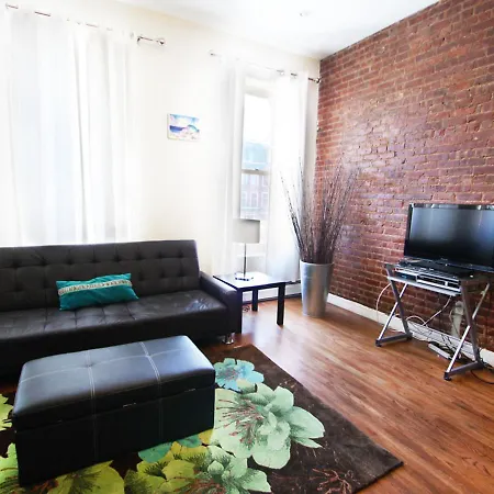 Clayton.1 Apartment