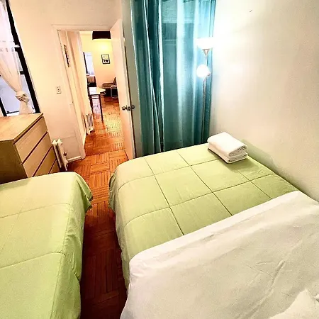Stunning Two Bed Apt Hells Kitchen Apartment *