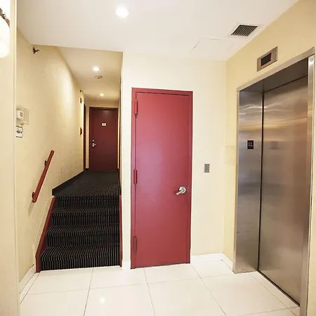 36 Hudson (adults Only)