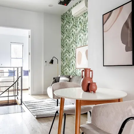 Bushwick 3br Duplex W Wd Garden Nr L M Nyc-1031 New York